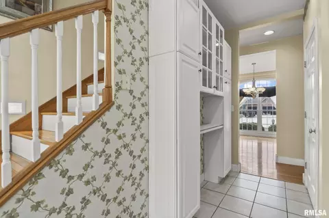Entry Way - 2616 Dickens, Springfield, IL 62711 photo 1 of 3
