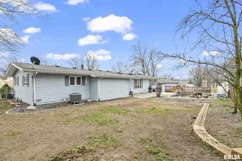 525 Blackburn St, Riverton, IL 62561 photo 25