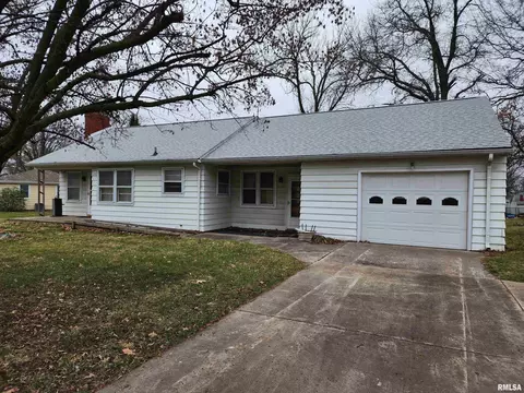 5227 Columbus Rd, Quincy, IL 62305