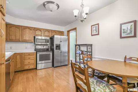 Dining - 48 Glen Aire Dr, Springfield, IL 62703 photo 1 of 2