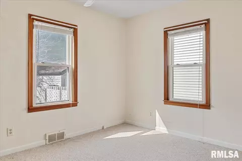 2325 S Lowell Ave, Springfield, IL 62704 photo 15