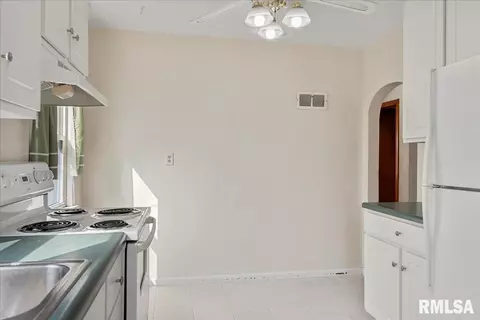 2325 S Lowell Ave, Springfield, IL 62704 photo 14