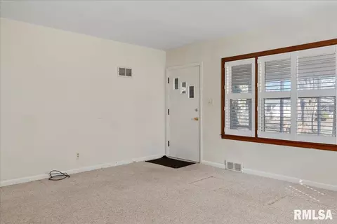 2325 S Lowell Ave, Springfield, IL 62704 photo 9