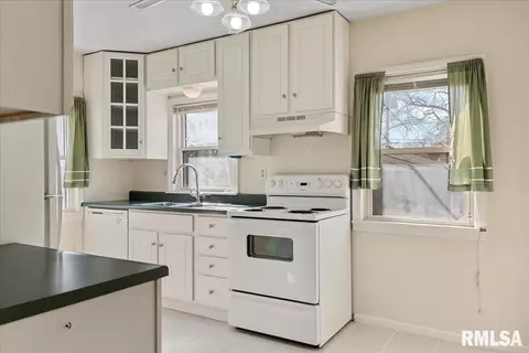 2325 S Lowell Ave, Springfield, IL 62704 photo 11