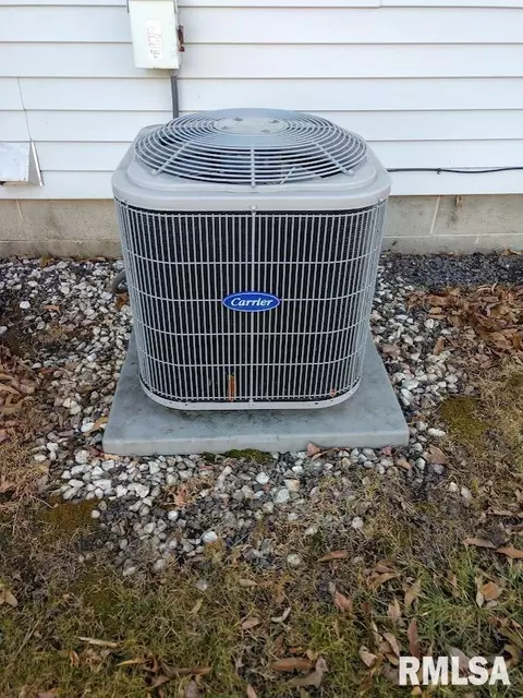 Other - 703 E Holden St, Virden, IL 62690 photo 7 of 8