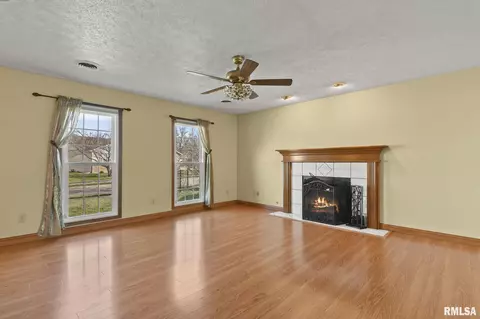 Living - 104 Argenta Dr, Springfield, IL 62704 photo 1 of 5