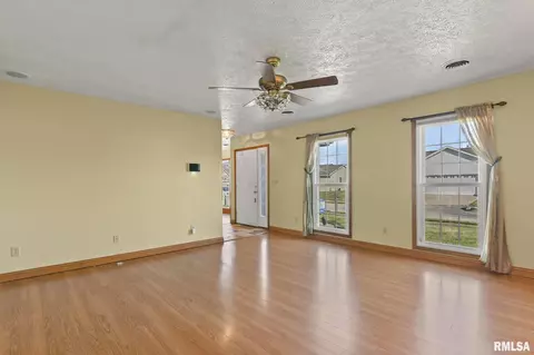 Living - 104 Argenta Dr, Springfield, IL 62704 photo 4 of 5