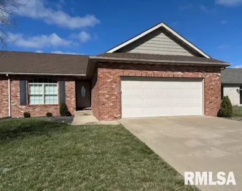 22 Applebee Farms Dr, Jacksonville, IL 62650