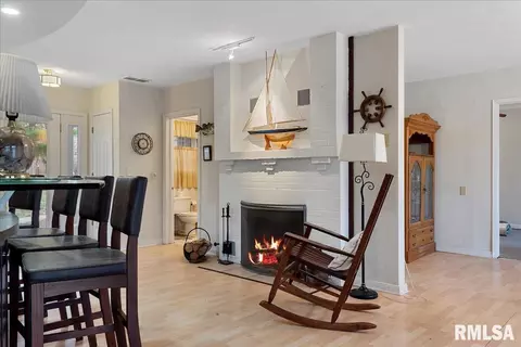 2 Long Bay Dr, Springfield, IL 62712 photo 9