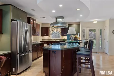 2 Long Bay Dr, Springfield, IL 62712 photo 8