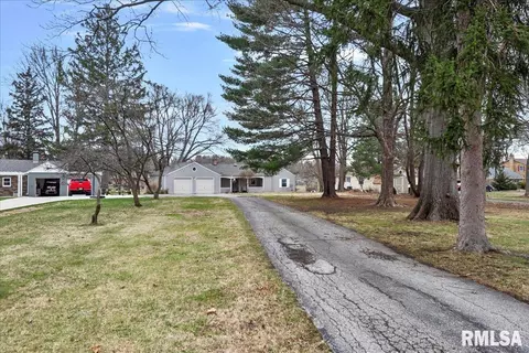 2 Long Bay Dr, Springfield, IL 62712 photo 4