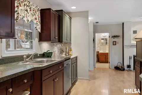 2 Long Bay Dr, Springfield, IL 62712 photo 10