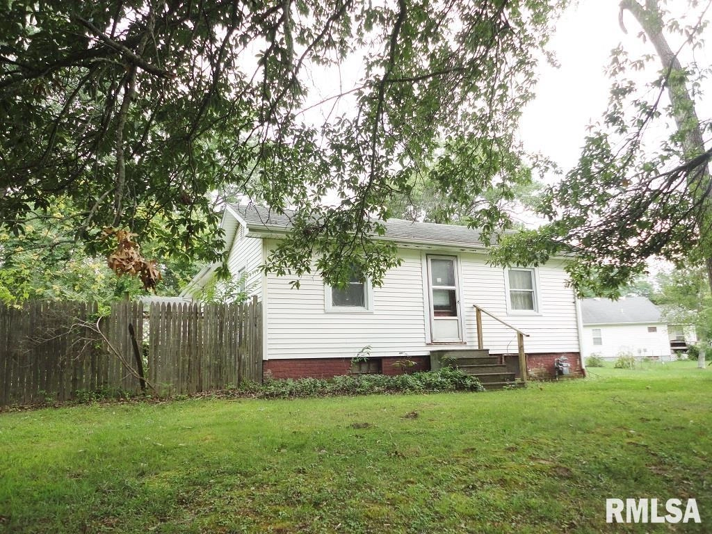 101 Pershing Ave  