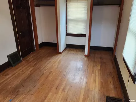 2013 S Spring St, Springfield, IL 62704 photo 6