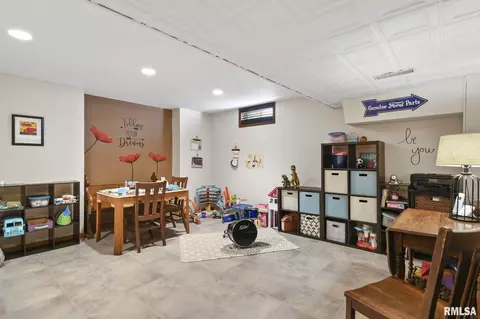 Other - 3300 Blueberry Ln, Springfield, IL 62711 photo 2 of 3
