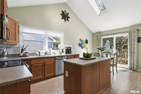 Kitchen - 3300 Blueberry Ln, Springfield, IL 62711 photo 2 of 5