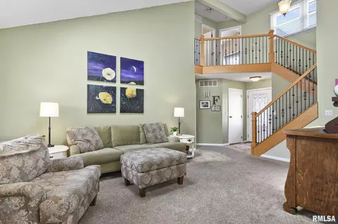 Living - 3300 Blueberry Ln, Springfield, IL 62711 photo 4 of 6