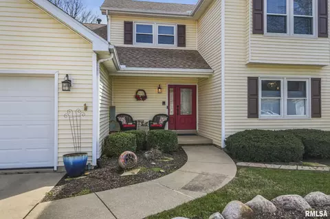 Exterior - 3300 Blueberry Ln, Springfield, IL 62711 photo 2 of 5