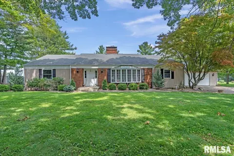 606 E Gibson St, New Berlin, IL 62670