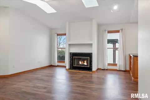 413 W Mulberry Street A, Chatham, IL 62629 photo 4