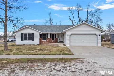 413 W Mulberry Street A, Chatham, IL 62629