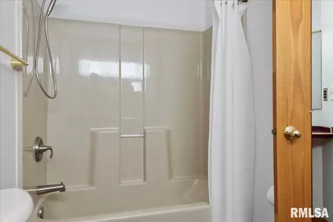 413 W Mulberry Street A, Chatham, IL 62629 photo 22