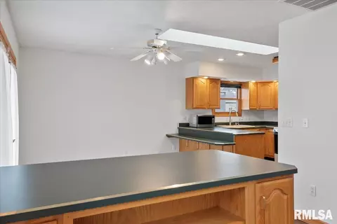 413 W Mulberry Street A, Chatham, IL 62629 photo 9