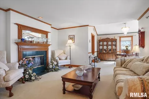 2312 Burgess Dr, Springfield, IL 62711 photo 4