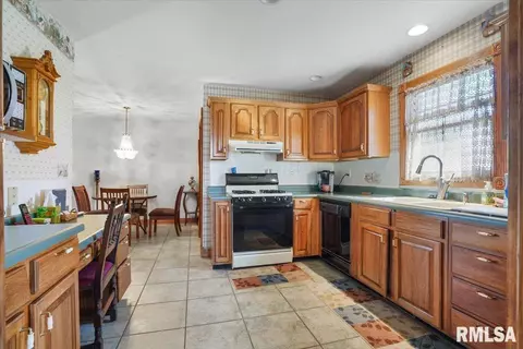2312 Burgess Dr, Springfield, IL 62711 photo 8