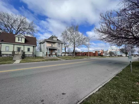 419 421 N 1st St, Springfield, IL 62702 photo 2