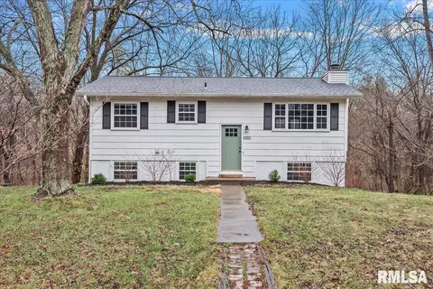 2930 Carriage Ln, Springfield, IL 62707