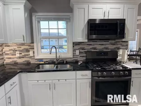 Kitchen - 30384 Cypress Ln, Girard, IL 62640 photo 3 of 5