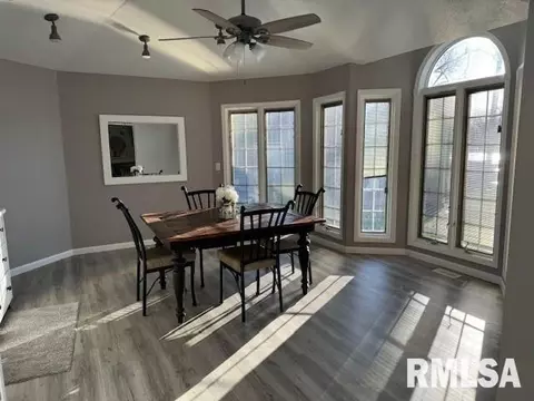 Dining - 30384 Cypress Ln, Girard, IL 62640 photo 4 of 4