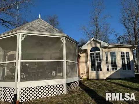 Exterior - 30384 Cypress Ln, Girard, IL 62640 photo 6 of 10