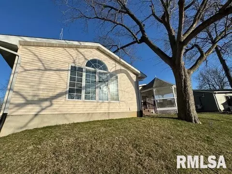 Exterior - 30384 Cypress Ln, Girard, IL 62640 photo 9 of 10