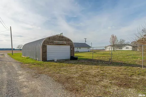 109 Logan St, Emden, IL 62635 photo 25