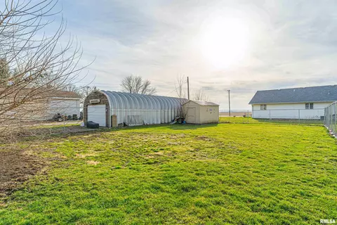 109 Logan St, Emden, IL 62635 photo 24