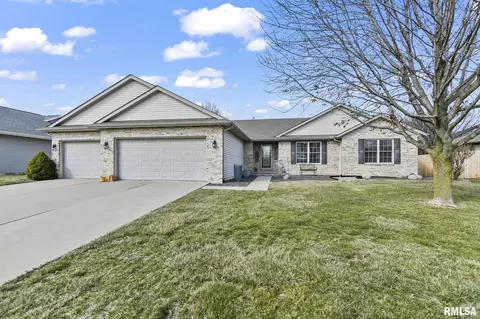 5301 Crane Dr, Springfield, IL 62711