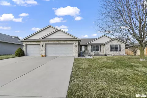 5301 Crane Dr, Springfield, IL 62711 photo 2