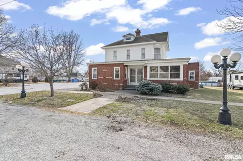 109 E Washington St, Edinburg, IL 62531