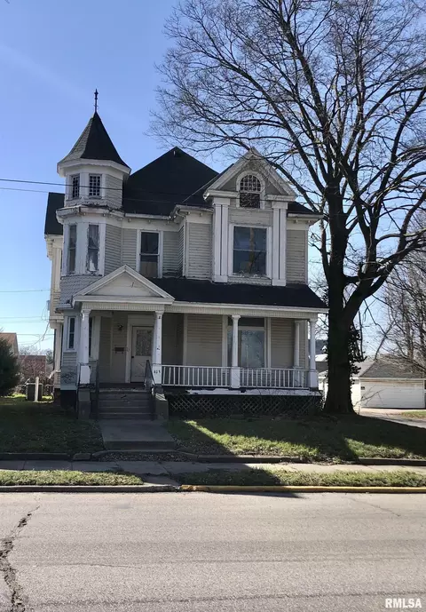 413 N Church St, Jacksonville, IL 62650