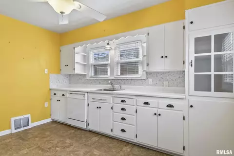 2117 Marland St, Springfield, IL 62702 photo 11