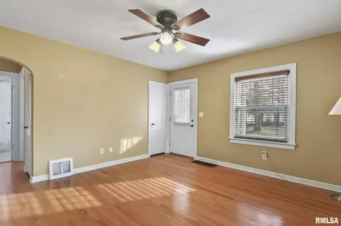 2117 Marland St, Springfield, IL 62702 photo 4