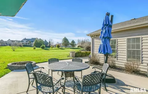Exterior - 3408 Embassy Dr, Springfield, IL 62711 photo 5 of 10