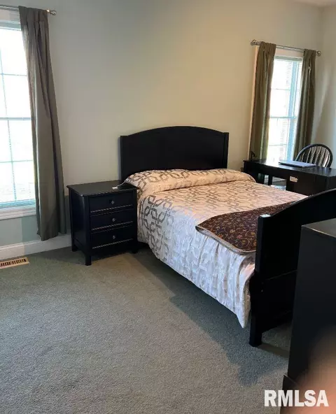 Bedroom - 3408 Embassy Dr, Springfield, IL 62711 photo 6 of 8