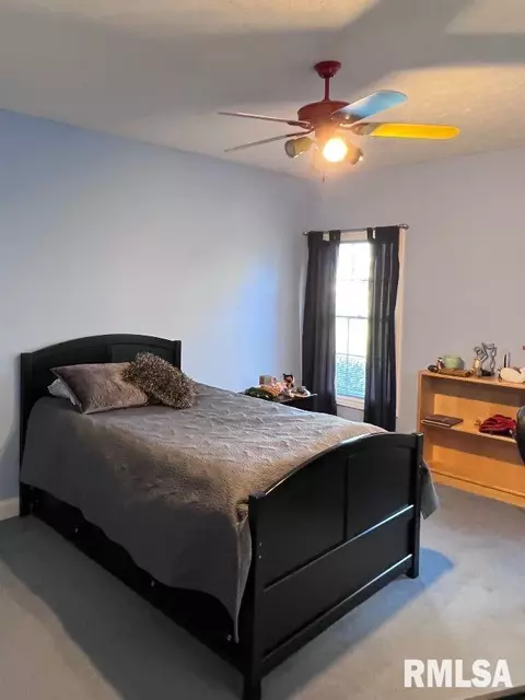 Bedroom - 3408 Embassy Dr, Springfield, IL 62711 photo 5 of 8