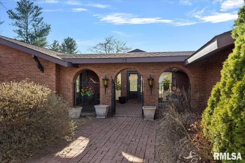 13 Red Bud Ln, Springfield, IL 62712 photo 4