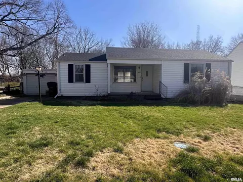 408 E Mill St, Rochester, IL 62563