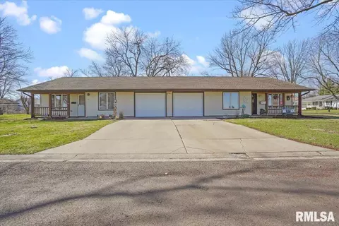 315 317 S Ring St, Virden, IL 62690