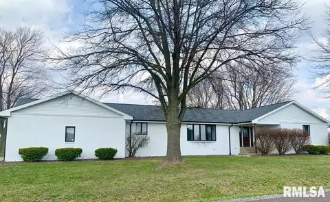 156 Illini Trl, Virden, IL 62690